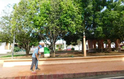 Muere por querer salvar a su hijo de una riña