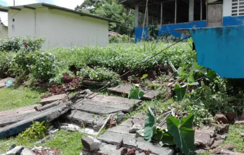 Se desploma muro en colegio de Capira 