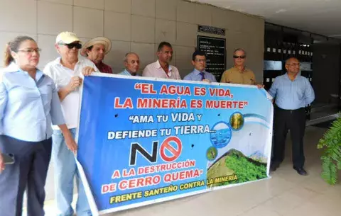 Protestan en Contra de La Minería en Los Santos