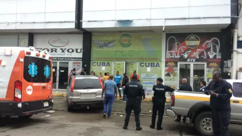 Roban más de 30 mil dólares y golpean a empleados en la ZLC