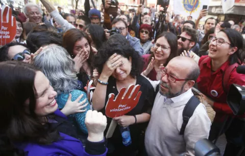 Bachelet celebra la aprobación del Constitucional a ley de aborto en Chile