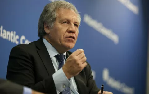 Almagro pide endurecer sanciones a Venezuela tras arresto de Ledezma y López