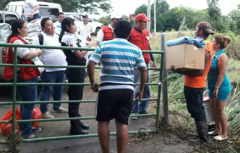 Crean Centros de Acopio para ayudar a Santeños afectados por inundaciones