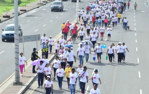 Colonenses participaron en la XVIII Caminata Susie Thayer