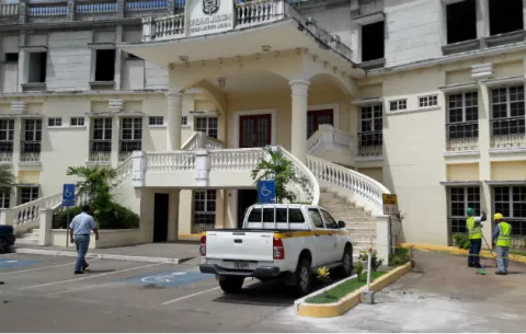 Ordenan detención a sujeto por robo agravado contra adulto mayor
