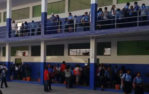 Docentes esperan reunirse con alta comisión de gobierno