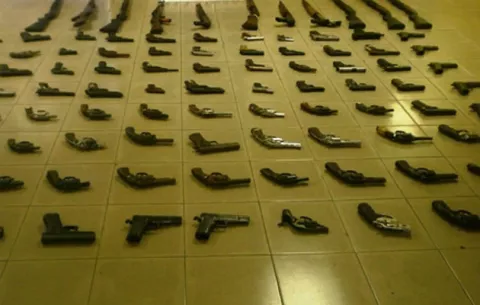 132 armas sacadas de las calles de Colón en 2017