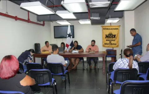 Empresas interesadas en construcción de calles en Colón