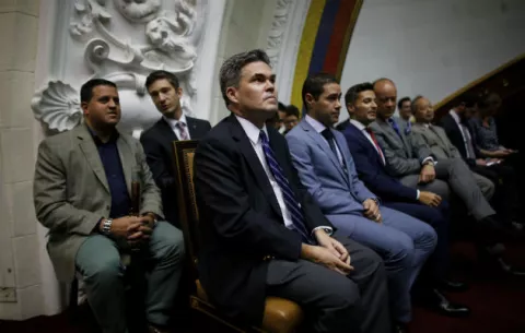 Asamblea Nacional desafía a la Asamblea Constituyente de Nicolás Maduro