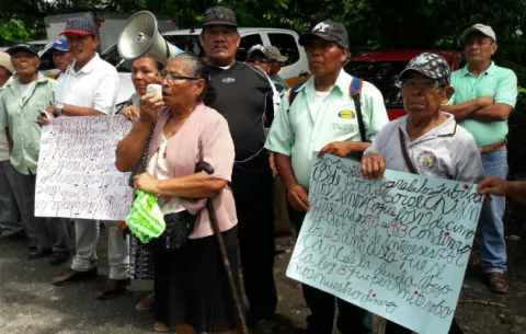 Docentes otra vez en las calles exigiendo mejores condiciones laborales
