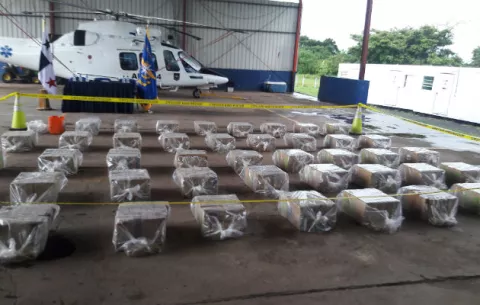 Detienen a tres colombianos por droga en costas de Veraguas