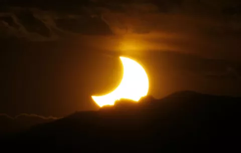 Padre e hijo están listos para ver eclipse, tras faltar al de 1979