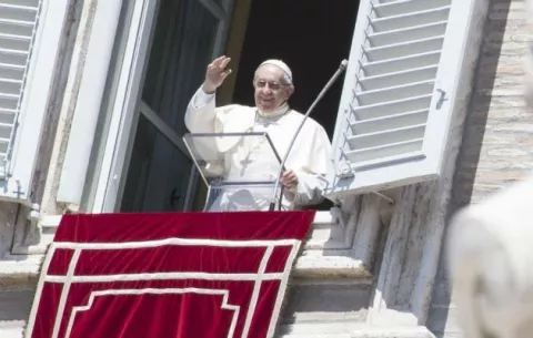 Papa condena la "violencia ciega" de los atentados terroristas en España