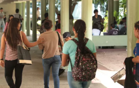 Estudiantes universitarios podrán trabajar temporalmente en EE.UU.