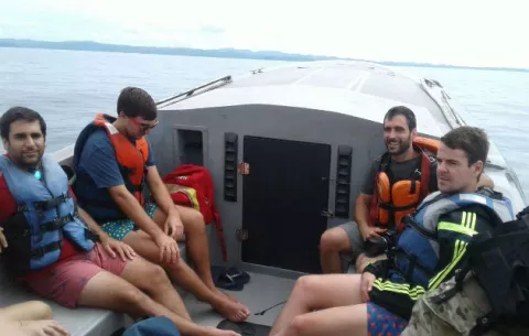 Ubican embarcación con sus 13 tripulantes extranjeros a bordo