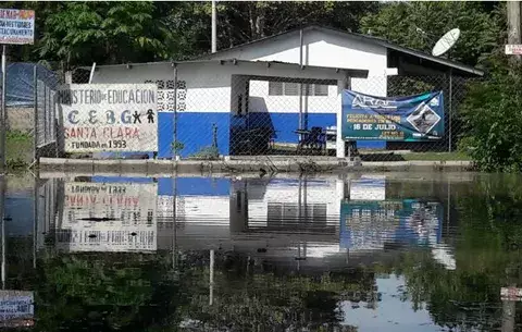 Suspenden clases por fuertes oleajes en Coclé