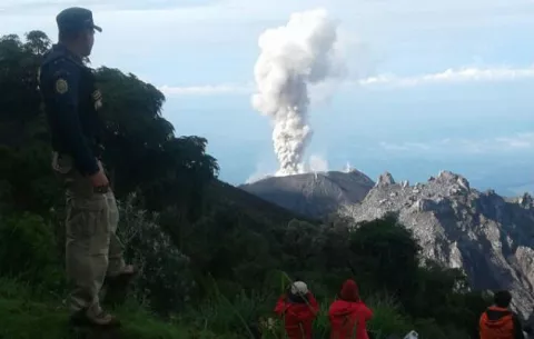 Los 3 volcanes activos de Guatemala tienen fumarolas y desgasifaciones