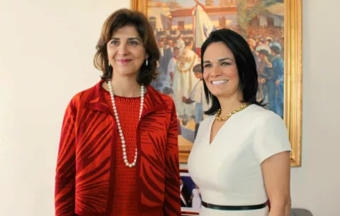 Canciller Holguín cancela reunión con su homóloga panameña