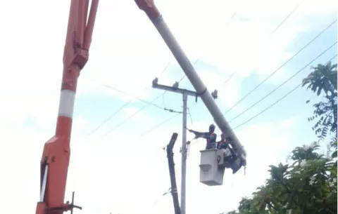 Permanecen horas sin servicio de electricidad en La Chorrera