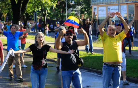 "Hackean" webs de poderes públicos en Venezuela y llaman a protestar
