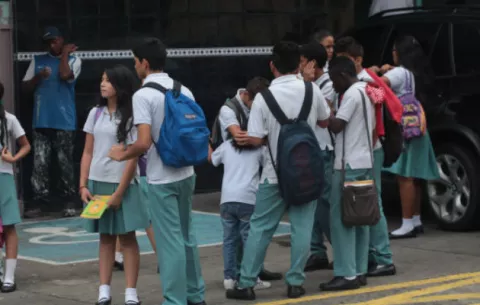 Colegios particulares en alerta: proyecto atenta contra la libre empresa, según empresarios 