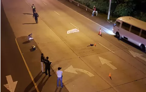 Muere peatón al intentar cruzar vía en Loma Bonita de Arraiján