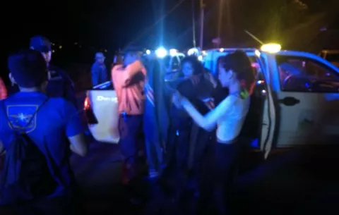 Rescatan a turistas en área montañosa de San Carlos