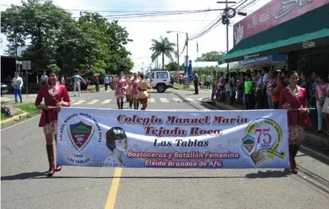 Tableños celebran 75 años del Colegio Manuel María Tejada Roca 