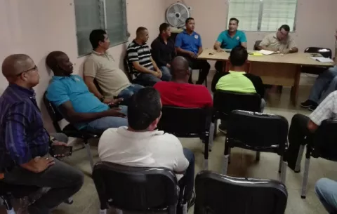 Menores de edad atacan a taxista en La Chorrera 