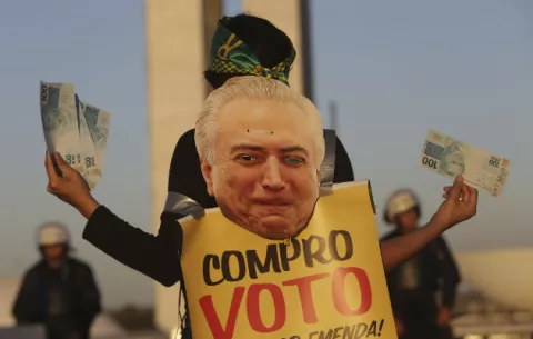 Temer se compromete a "unir" Brasil e insiste en que el país no "va a parar"