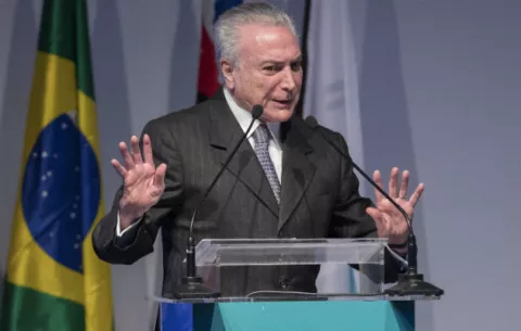Temer pide suspender al fiscal general que lo acusa de corrupción
