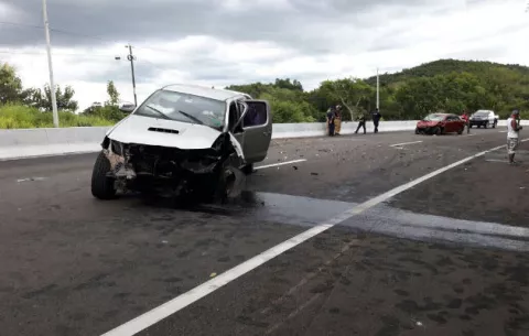 Siete heridos en aparatoso accidente en la comunidad de San Bartolo