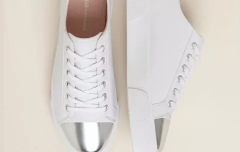 Un toque metalizados para tus zapatillas o tacones