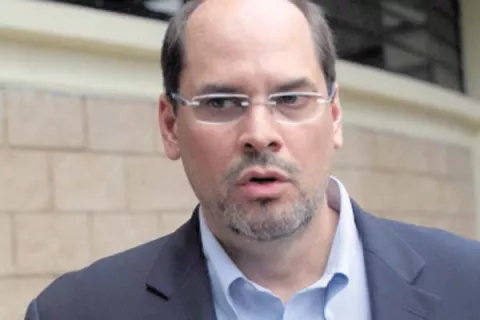 José Domingo Arias tendrá que notificarse cada 30 días