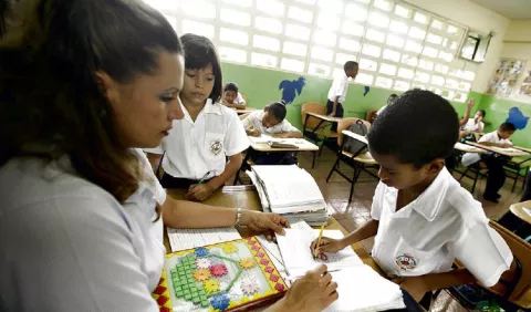 Iphe enfrenta déficit de docentes especiales