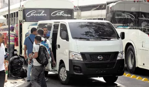 Buscan poner orden   a los buses  piratas