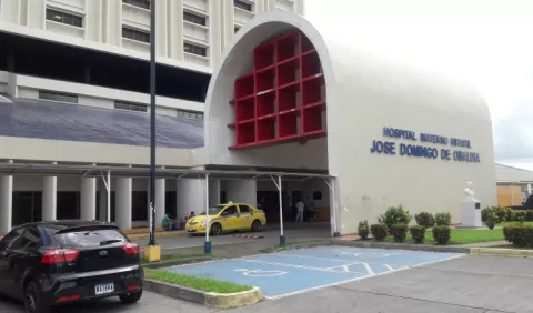 Muere menor tras caerle agua caliente