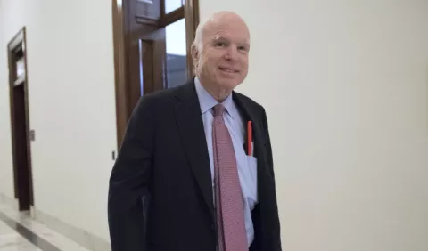 McCain votará en contra para tumbar Obamacare