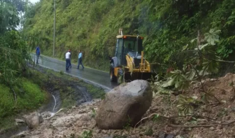 Varios derrumbes  afectan tramos de vía en Chiriquí