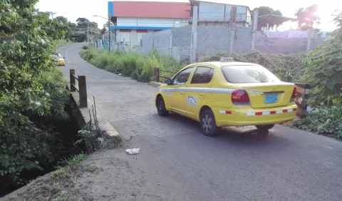 Todavía no cumplen con reparar puente vehicular