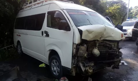 Varios heridos al colisionar dos vehículos