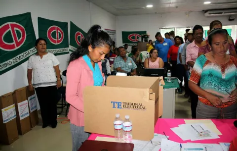Capacitan a miembros de CD en Coclé y Veraguas
