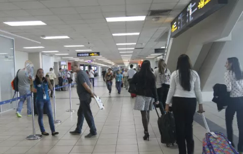 Inicia segunda fase de remodelación en salas de baños del Aeropuerto 