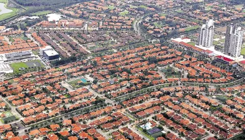 Baja precio de  viviendas en el centro y sube en  Panamá Este