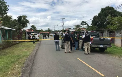 Mujer mata a su pareja de puñalada en el cuello tras discusión en Almirante