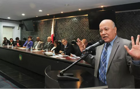 Aprueban en primer debate pago de décimos atrasados