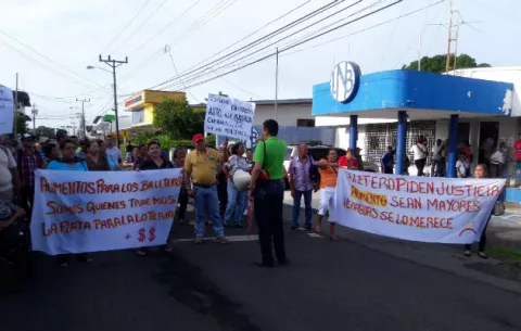 Billeteros de Santiago piden aumento del 20% de sus ventas 