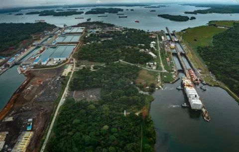 ACP y la Unión Negociadora de Ingenieros Marinos firman convención colectiva
