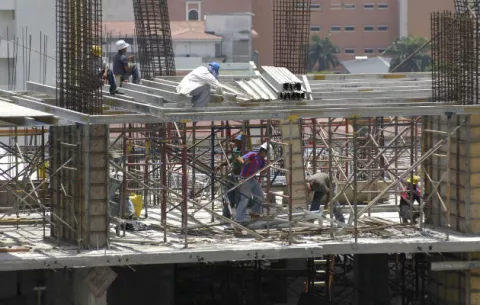 Sector público y privado deben trabajar juntos para reactivar construcción 