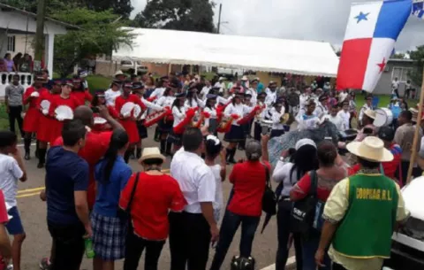 Realizan reunión para coordinar desfiles patrios en Colón